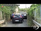 Lancia sassi da cavalcavia A1 vicino Roma: arrestato in flagranza. Bloccato dai carabinieri, nessun danno ma tragedia evitata